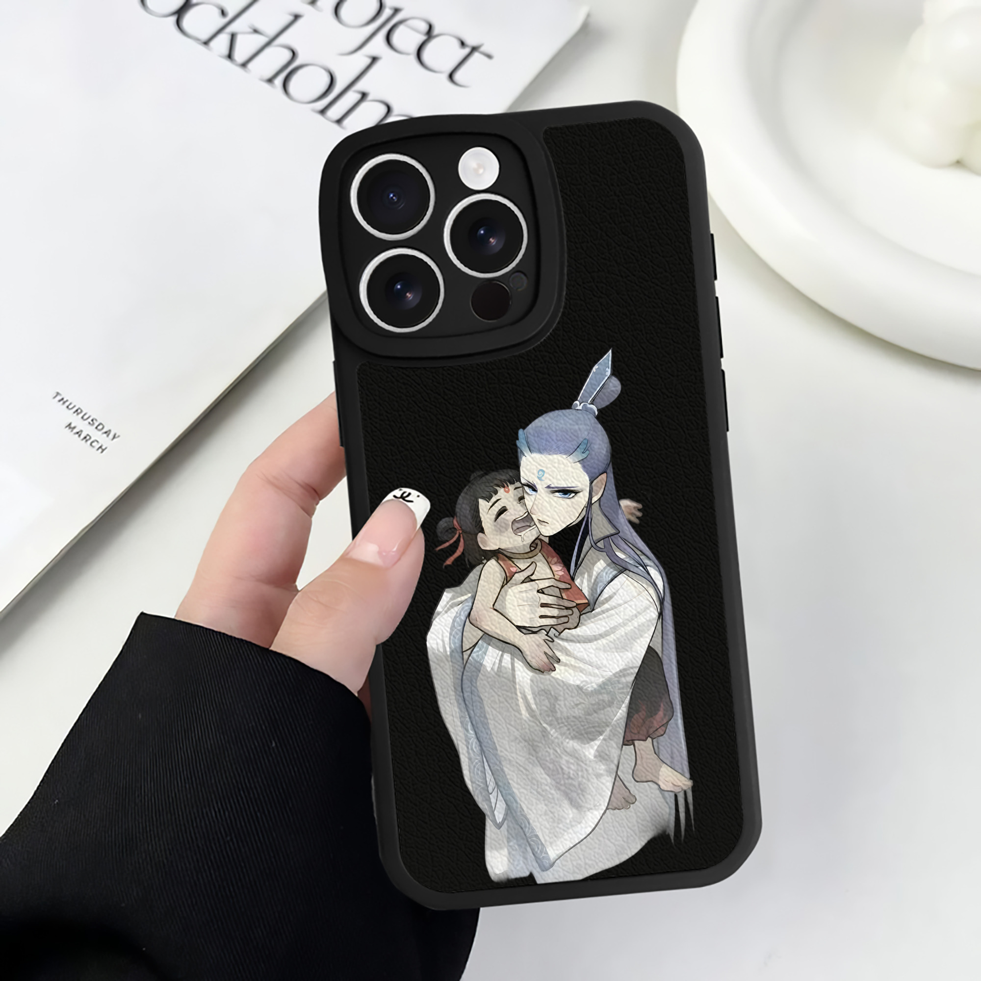 （画像用） Ne Zha 2 ナタ 魔童の大暴れ 【iPhone 16シリーズ対応】シリコンスマホケース（レザー調） 材質：シリコン